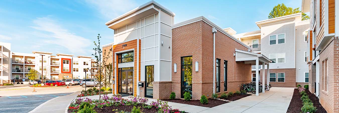 Exterior view of Echo Park apartments in Bloomington